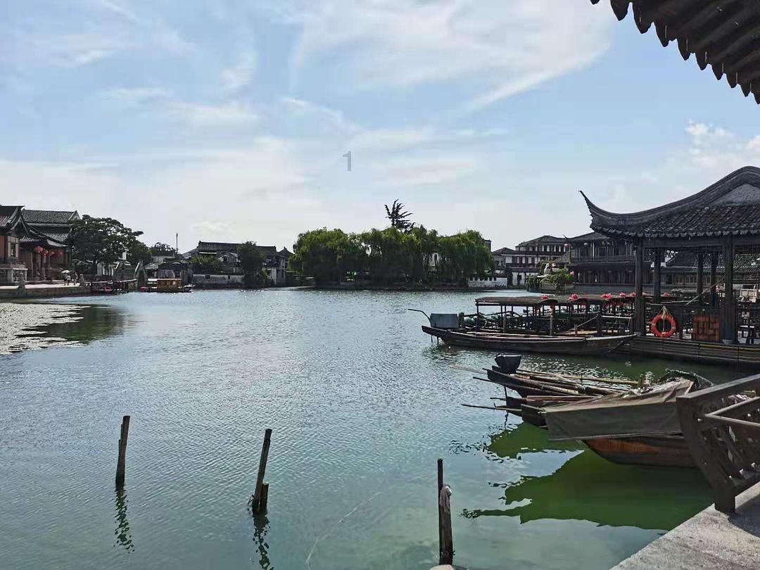 汽车搭火线接反了，电瓶哧火了，车里有烧焦的味道，车内显示屏都不亮了，烧哪了，修好有后遗症吗？游戏画面